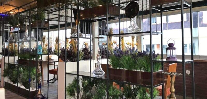 saksılı-yapay-agaclarla-dekorasyon