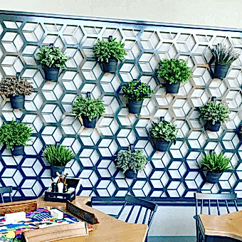 Saksılı Yapay Çiçeklerle Dekorasyon