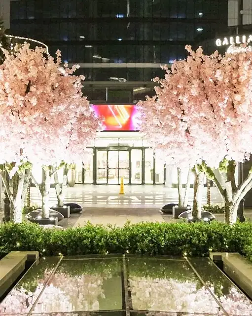 yapay çiçekli ağaç