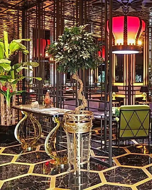 Restoranlara Yapay Ağaç Dekorasyon Uygulaması