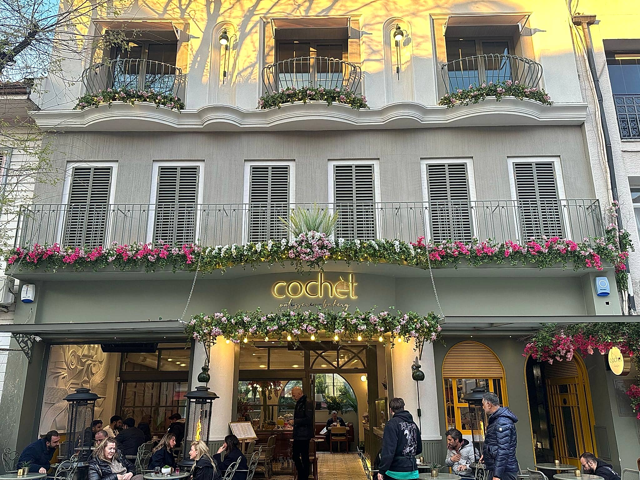 Gül Duvar Dekorasyon Uygulaması